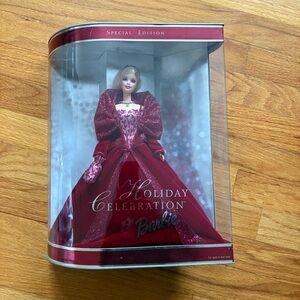BARBI Collector Special Edition 2002 Holiday Celebration Barbie Doll